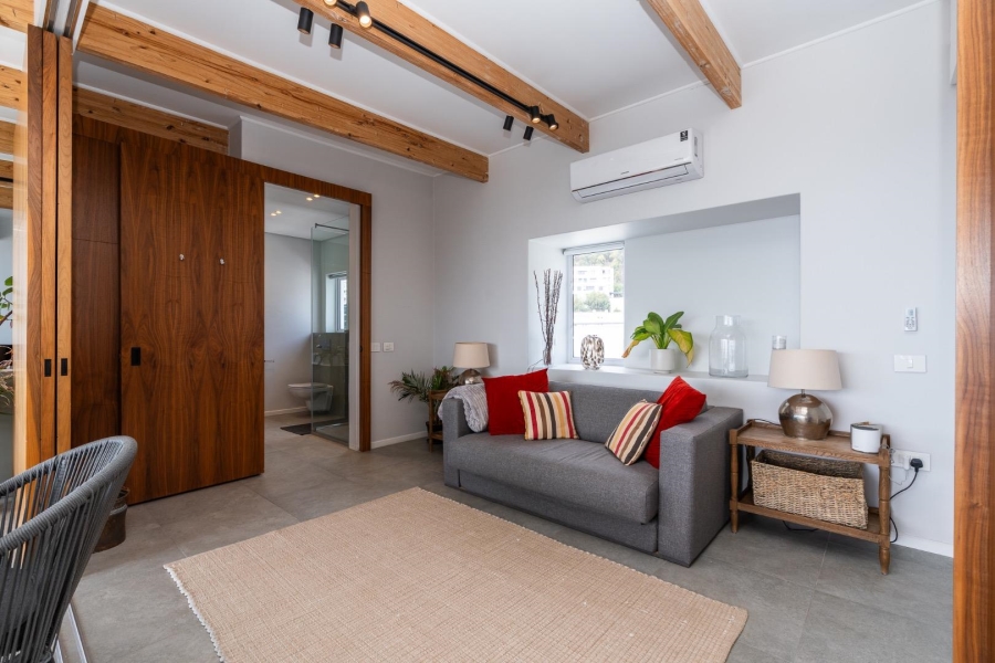 To Let 4 Bedroom Property for Rent in Fresnaye Western Cape